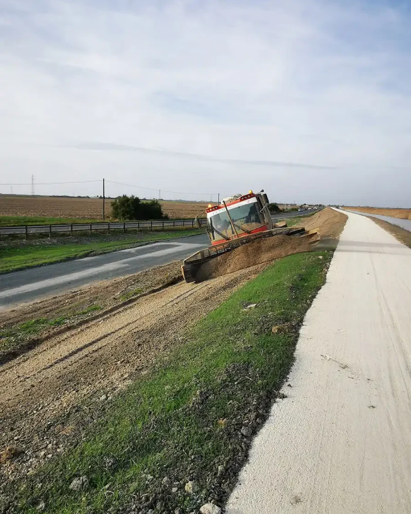 Confortement de digues à Champagné les Marais par CEPM, travaux publics