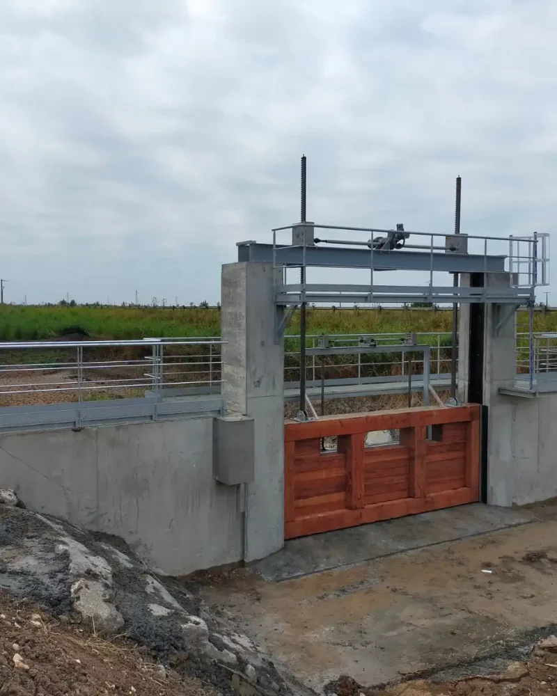 Intervention sur des ouvrages à Champagné les Marais par CEPM, travaux publics